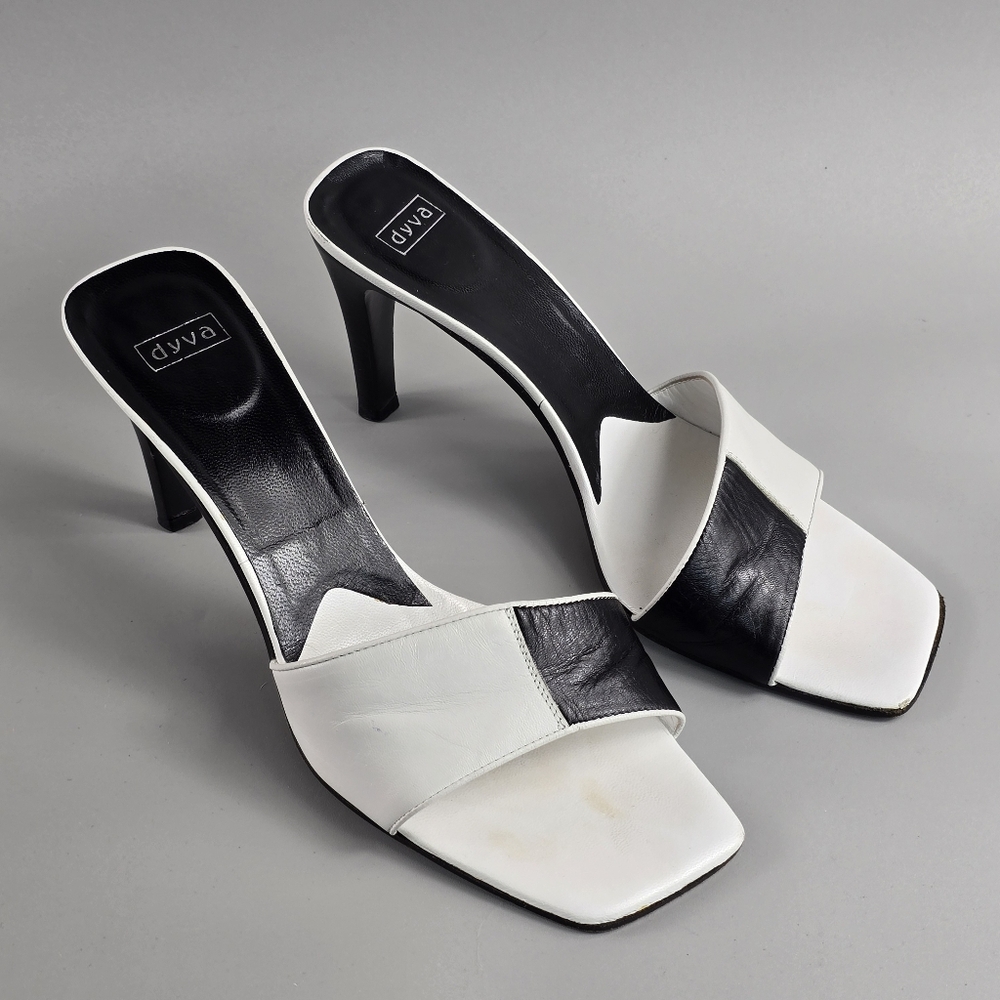 Dyva Women's Black And White Heeled Sandals